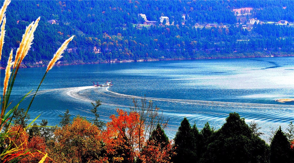 千里嘉陵  刘文龙摄.jpg